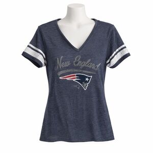 Size L Majestic Women’s New England Patriots NFL T Shirt V Neck Blue Graphic Tee